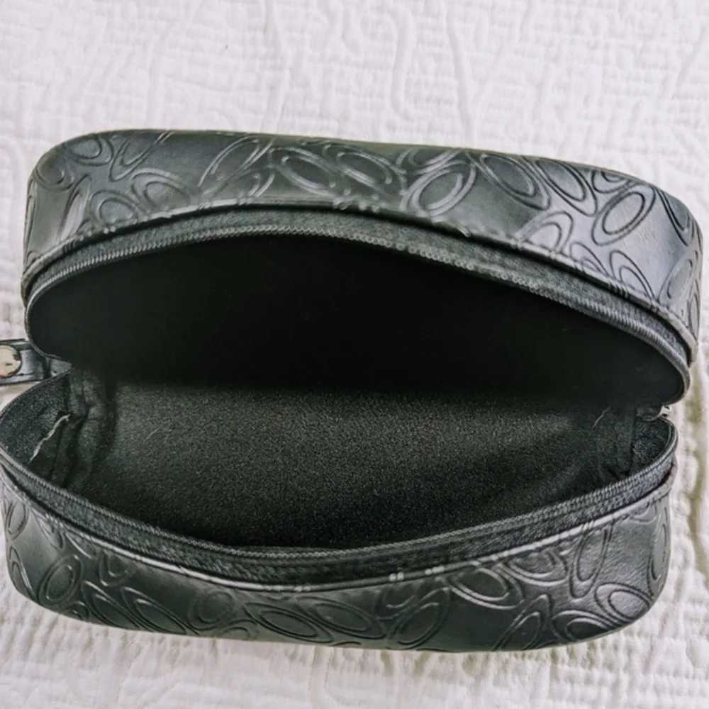 Oakley Authentic Sunglass Case Black‎ Zipper With Wrist Strap